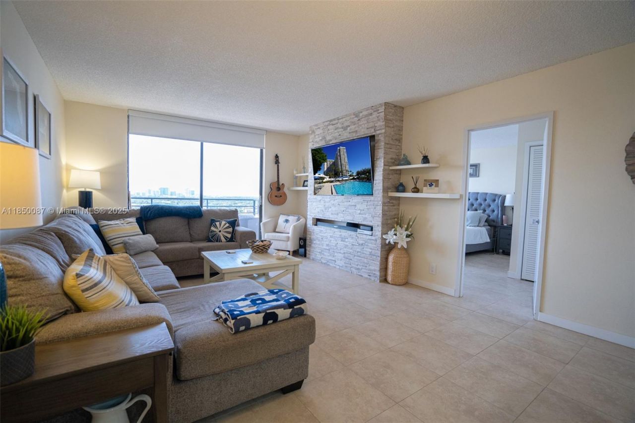 500 Three Islands Blvd, Unit 1008, Hallandale Beach, FL 33009 Photo