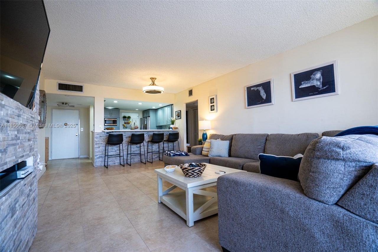 500 Three Islands Blvd, Unit 1008, Hallandale Beach, FL 33009 Photo