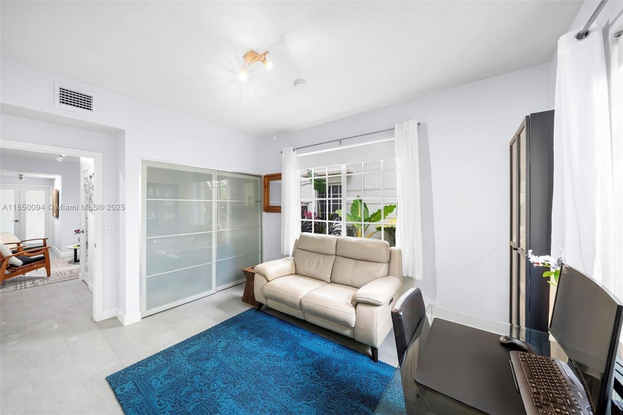 1569 Michigan Ave, Unit 10, Miami Beach, FL 33139 Photo