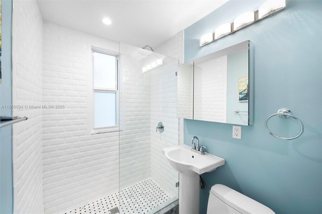 1569 Michigan Ave, Unit 10, Miami Beach, FL 33139 Photo