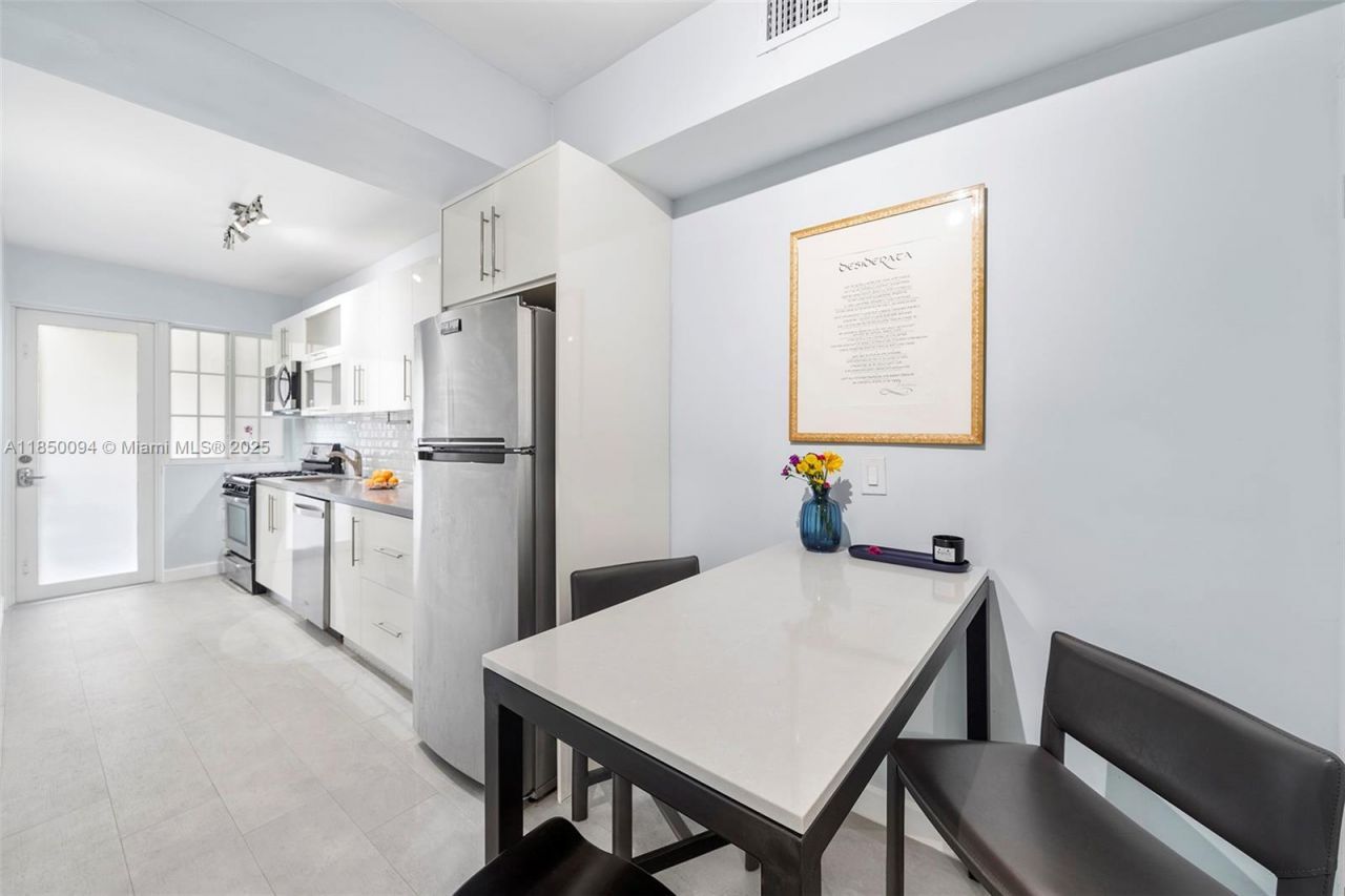 1569 Michigan Ave, Unit 10, Miami Beach, FL 33139 Photo