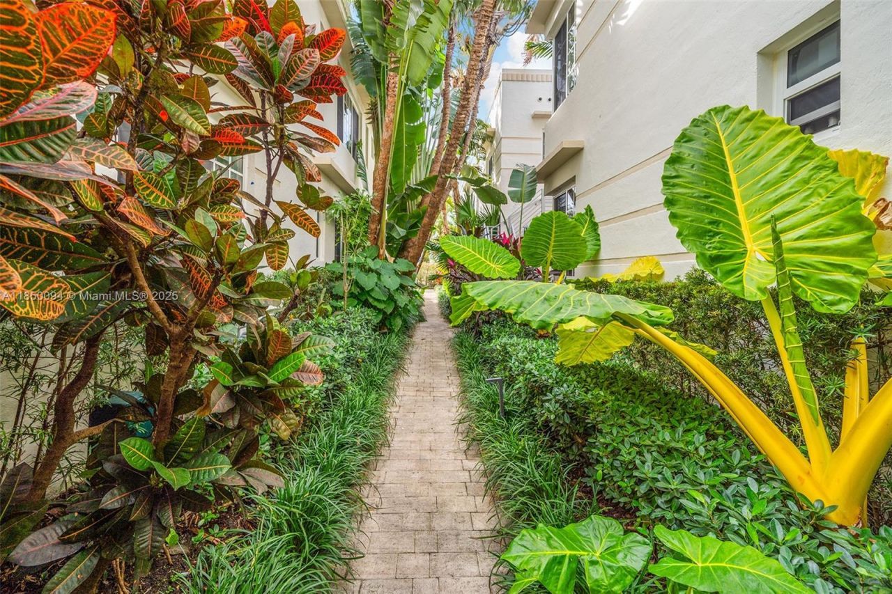 1569 Michigan Ave, Unit 10, Miami Beach, FL 33139 Photo