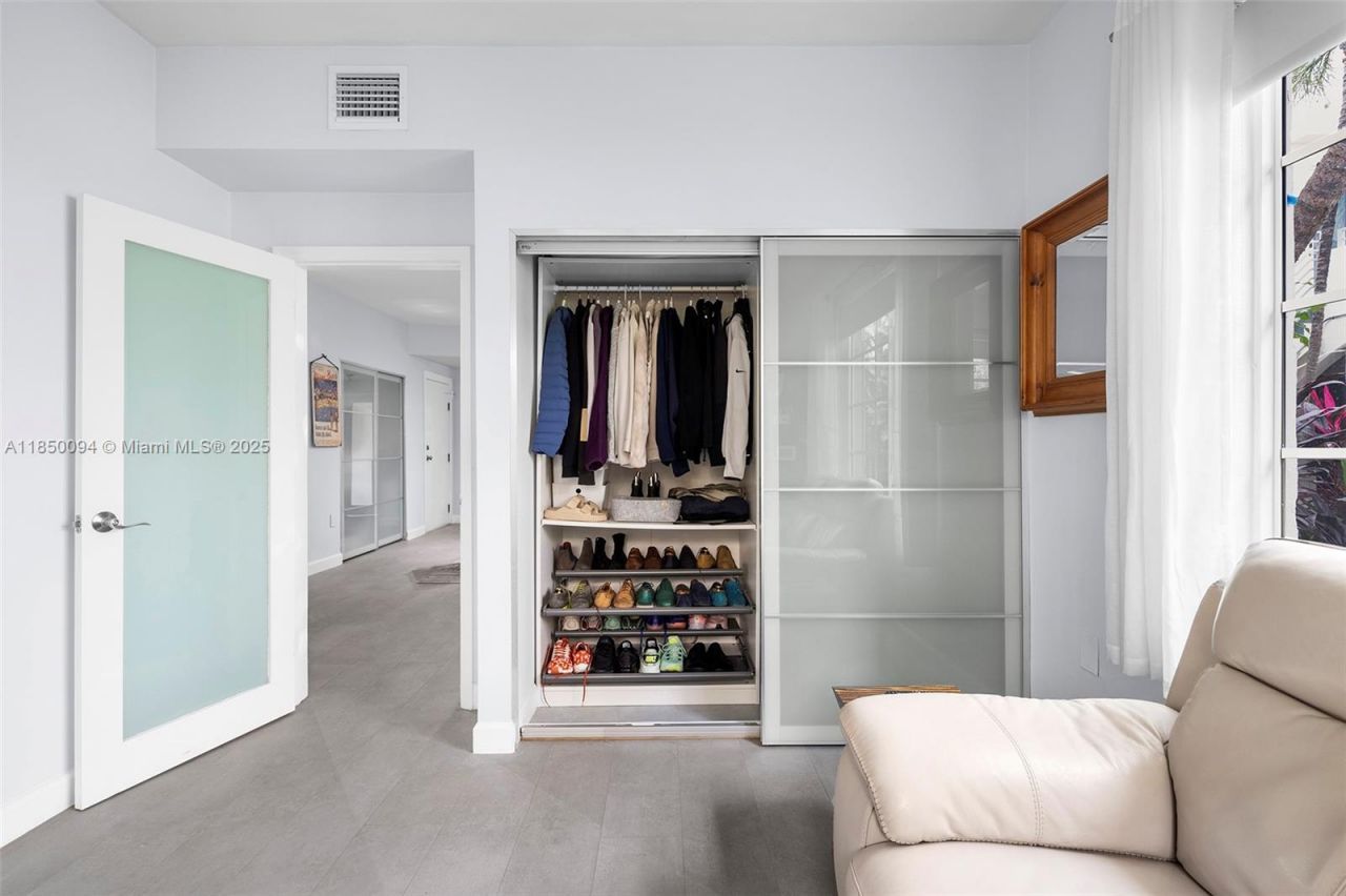 1569 Michigan Ave, Unit 10, Miami Beach, FL 33139 Photo