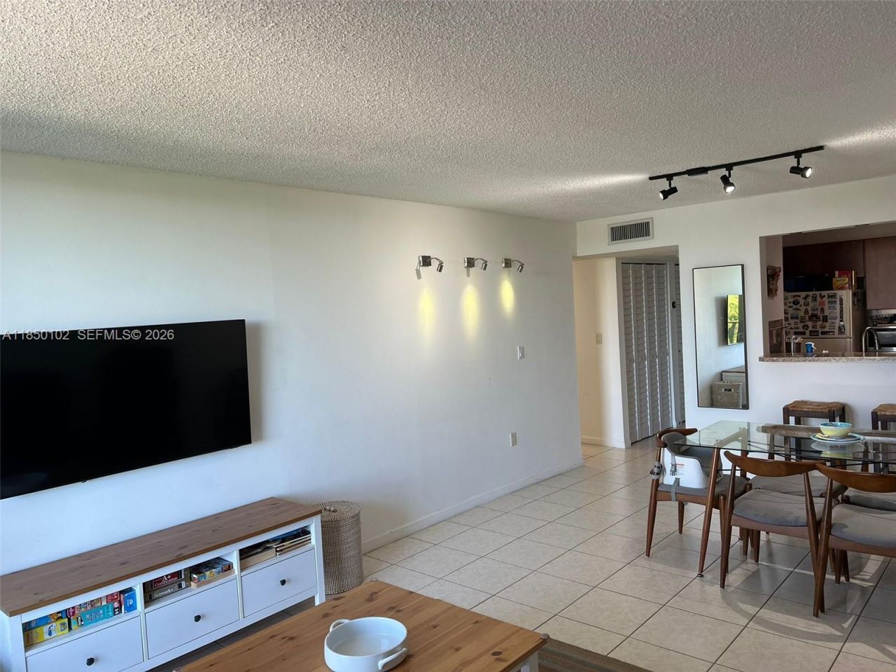 9682 Fontainebleau Blvd, Unit 401, Miami, FL 33172 Photo