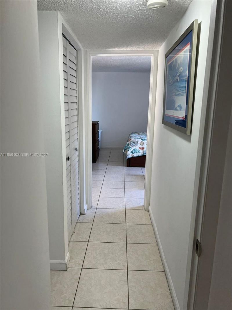 9682 Fontainebleau Blvd, Unit 401, Miami, FL 33172 Photo