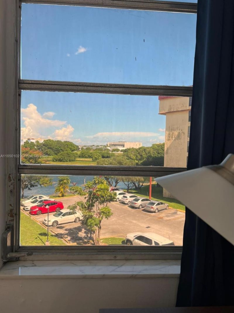 9682 Fontainebleau Blvd, Unit 401, Miami, FL 33172 Photo