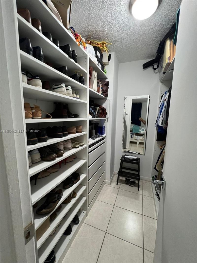 9682 Fontainebleau Blvd, Unit 401, Miami, FL 33172 Photo