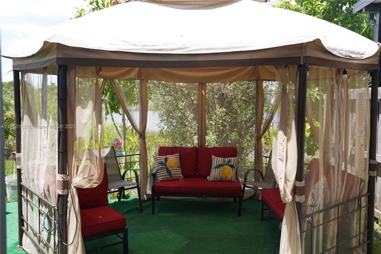 1386 SE 23rd Ter, Homestead, FL 33035 Photo