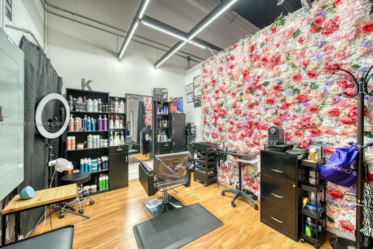 Full Service Salon Suite For Sale In Hialeah Garde, Hialeah, FL 33016 Photo