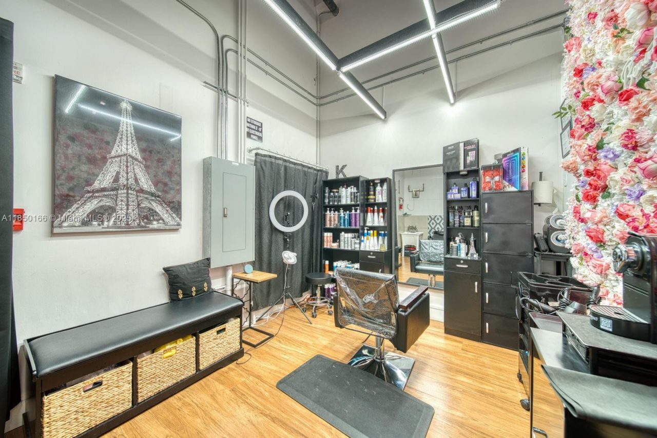 Full Service Salon Suite For Sale In Hialeah Garde, Hialeah, FL 33016 Photo