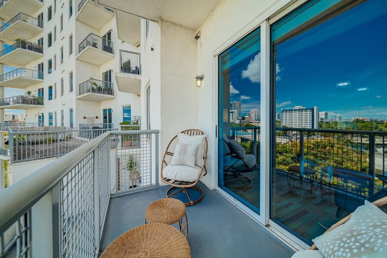 10 SW South River Dr, Unit 708, Miami, FL 33130 Photo