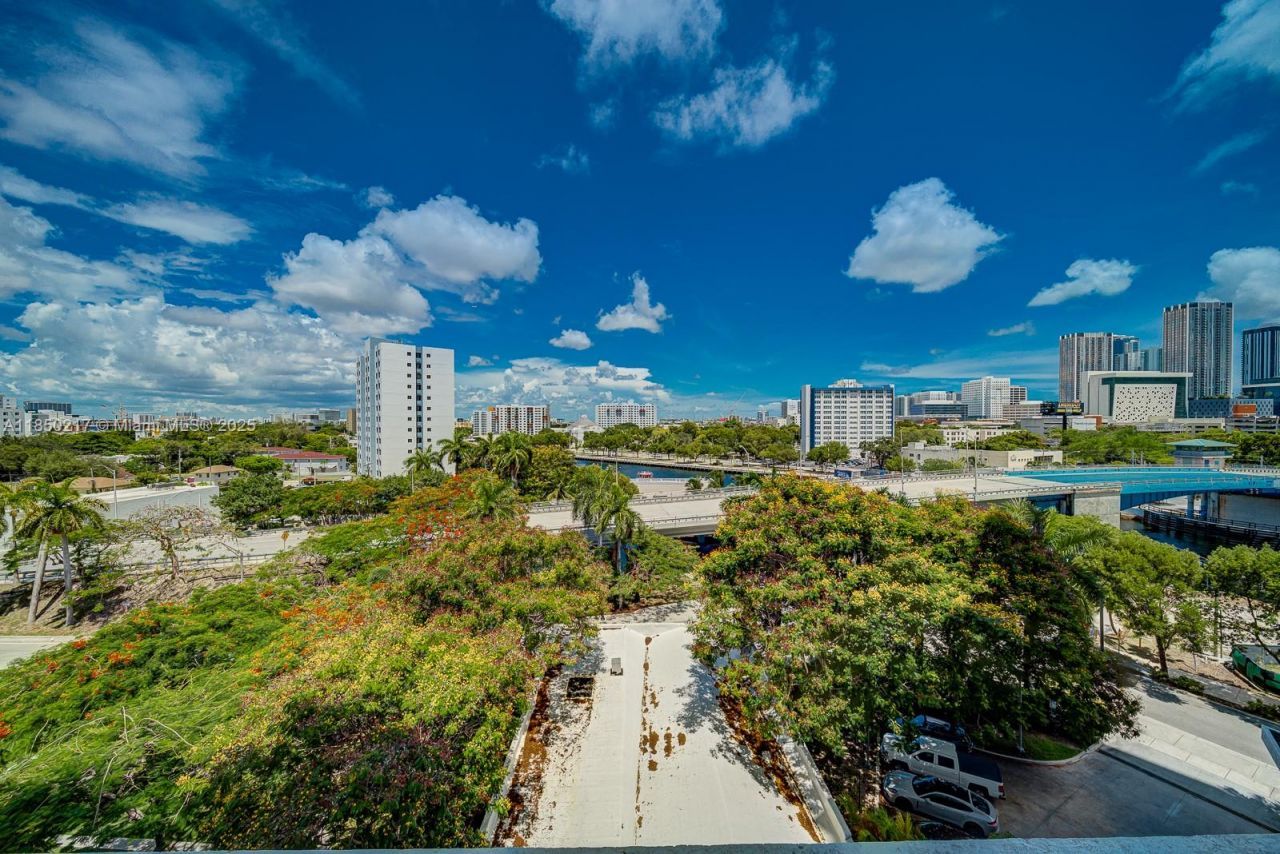 10 SW South River Dr, Unit 708, Miami, FL 33130 Photo