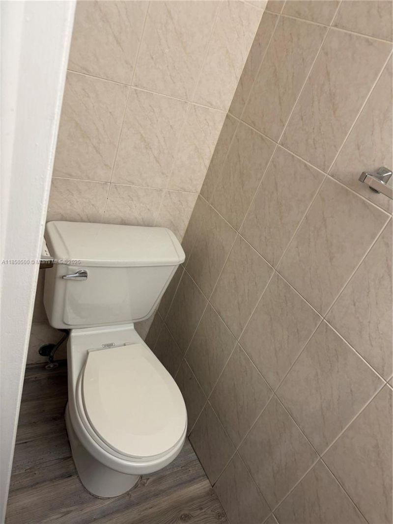 2289 W 52nd St, Unit 2-3, Hialeah, FL 33016 Photo