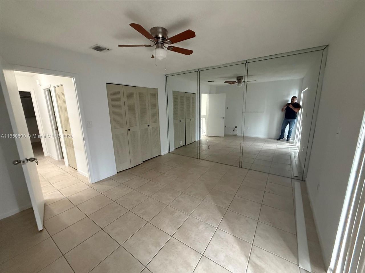 2289 W 52nd St, Unit 2-3, Hialeah, FL 33016 Photo