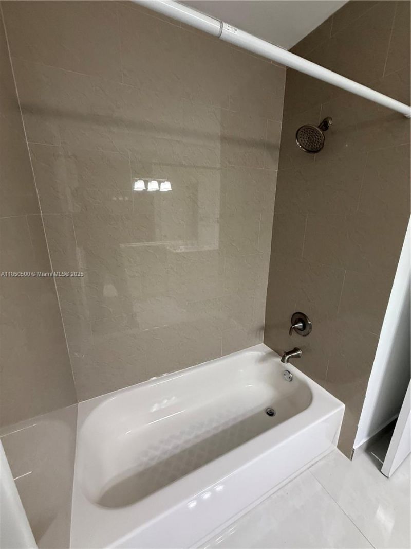 2289 W 52nd St, Unit 2-3, Hialeah, FL 33016 Photo