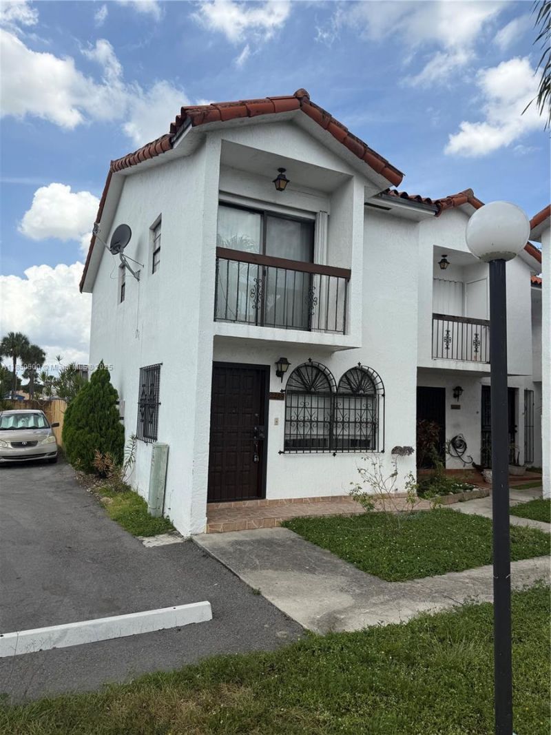 2289 W 52nd St, Unit 2-3, Hialeah, FL 33016 Photo
