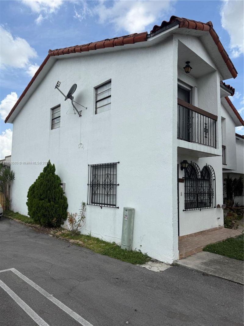 2289 W 52nd St, Unit 2-3, Hialeah, FL 33016 Photo
