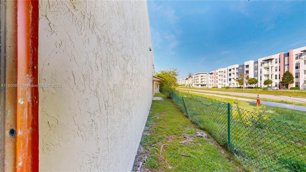 27330 S Dixie Hwy, Homestead, FL 33032 Photo