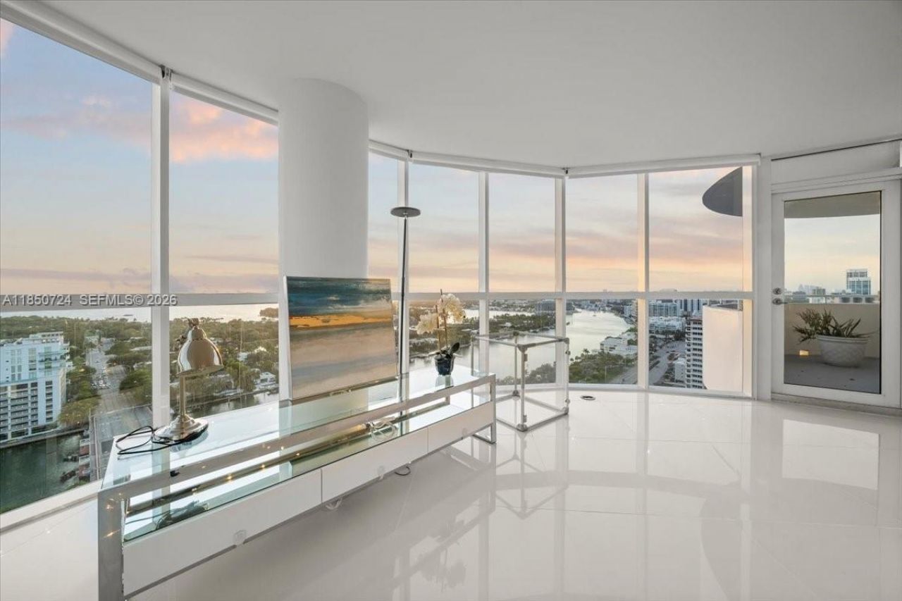 6301 Collins Ave, Unit 2705, Miami Beach, FL 33141 Photo