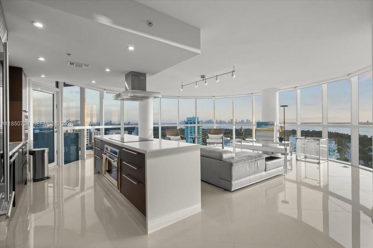 6301 Collins Ave, Unit 2705, Miami Beach, FL 33141 Photo