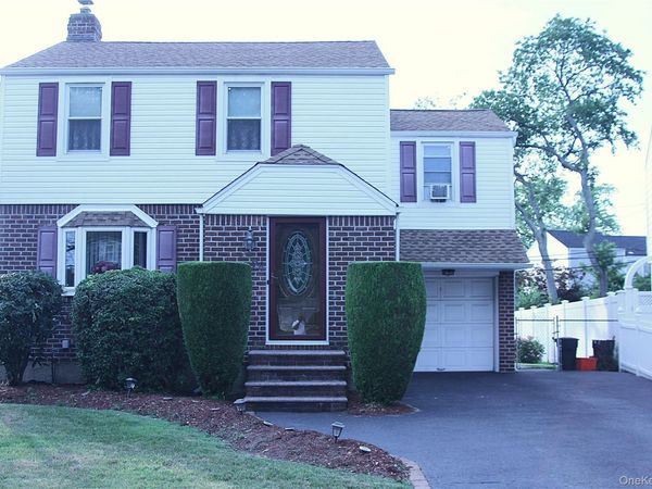 24 Garnet Place, Elmont, NY 11003