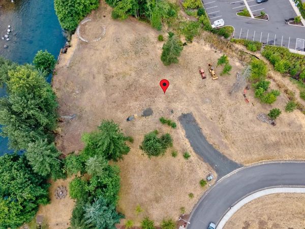 150 Santiam Pointe Lp NE, Mill City, OR 97360