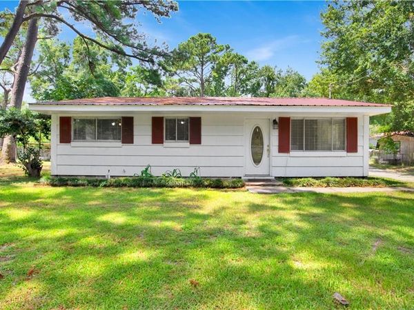 8461 Bayou Drive, Bayou La Batre, AL 36509