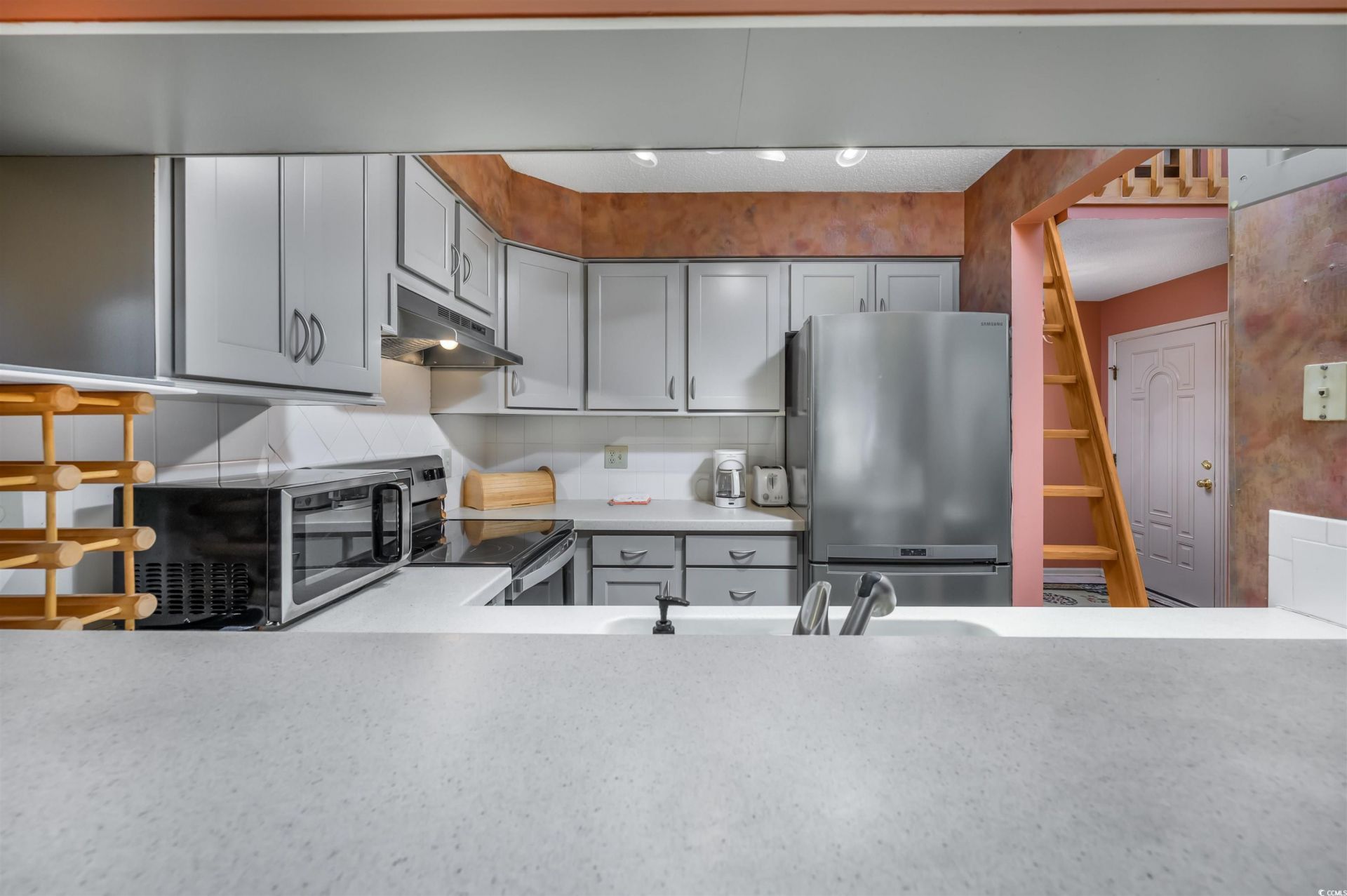 623 Rosemary Ln. Photo 9