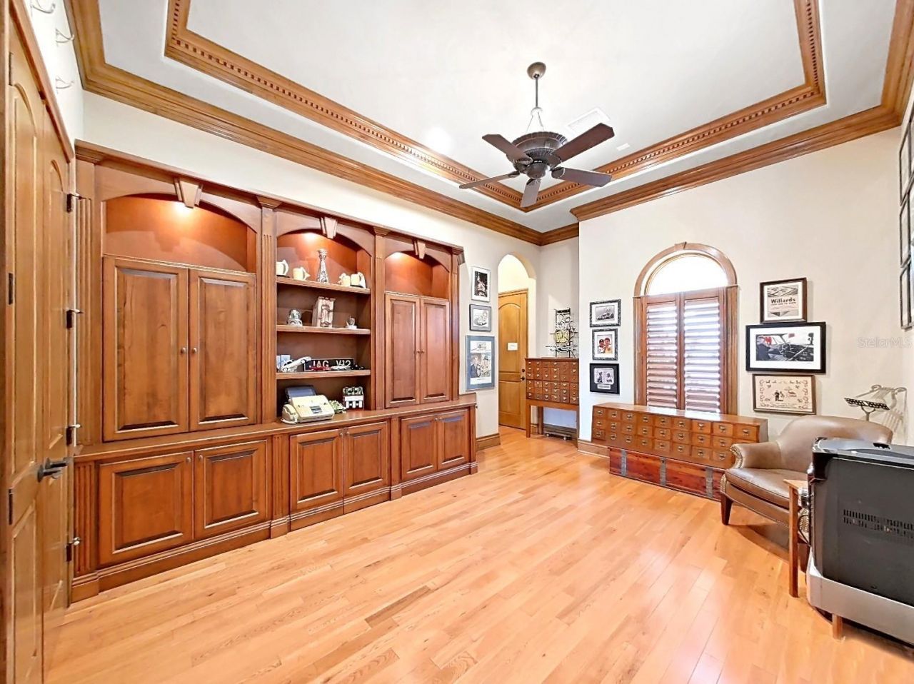 1097 Eden Isle Drive Ne, Saint Petersburg, FL 33704 Photo