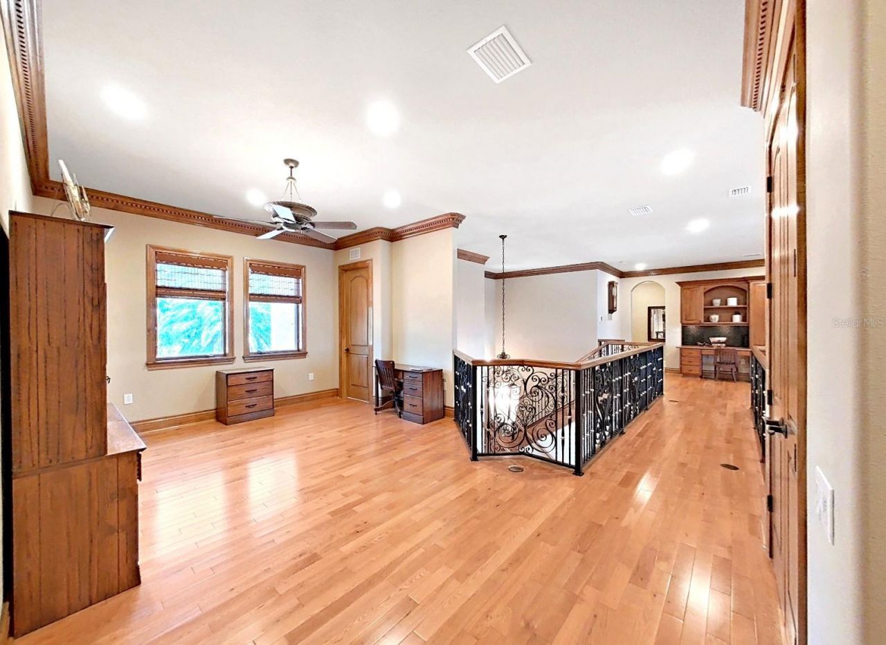 1097 Eden Isle Drive Ne, Saint Petersburg, FL 33704 Photo