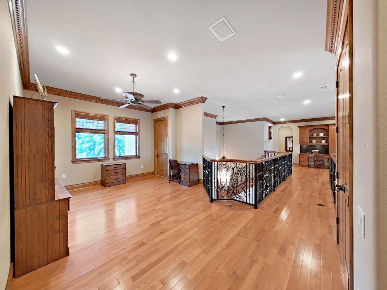 1097 Eden Isle Drive Ne, Saint Petersburg, FL 33704 Photo