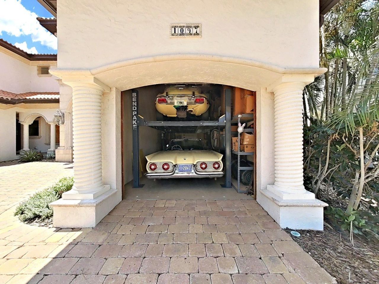 1097 Eden Isle Drive Ne, Saint Petersburg, FL 33704 Photo