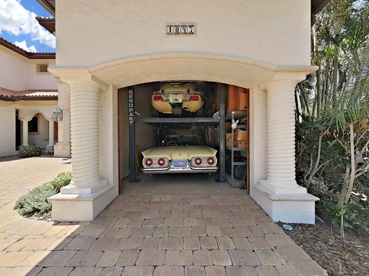 1097 Eden Isle Drive Ne, Saint Petersburg, FL 33704 Photo