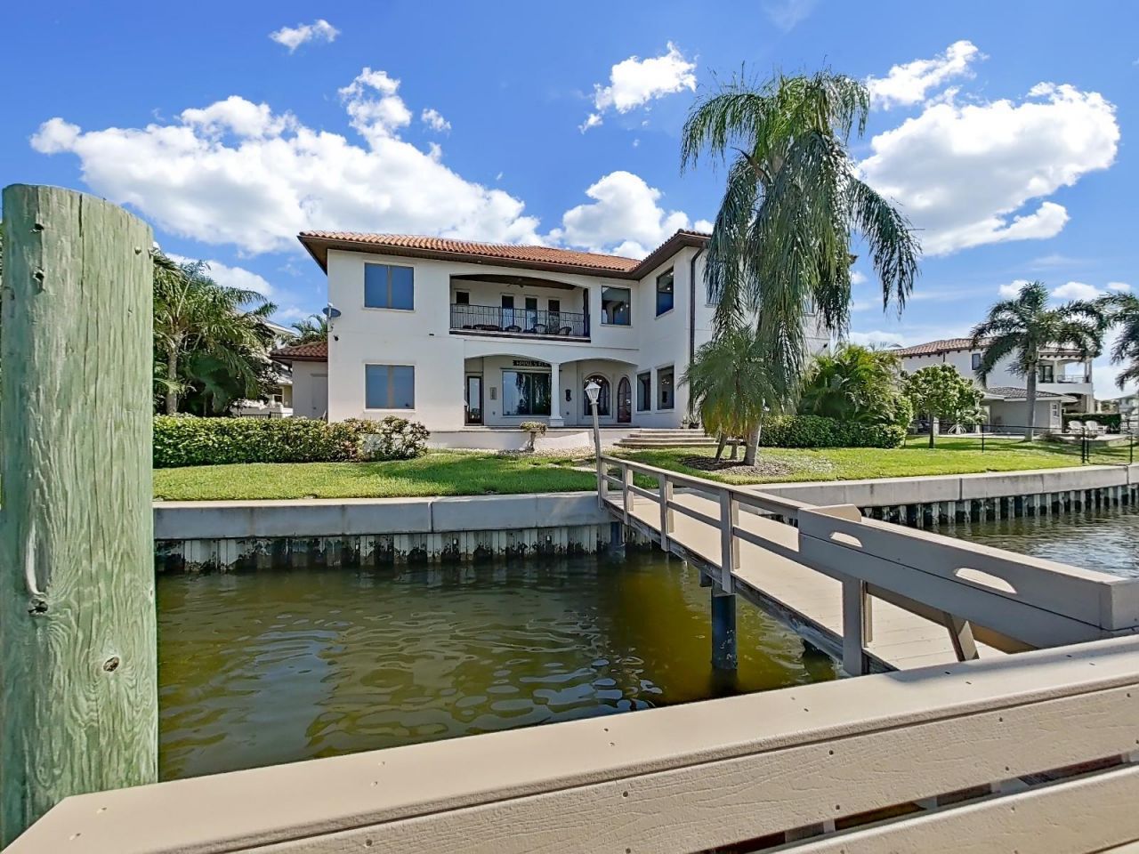 1097 Eden Isle Drive Ne, Saint Petersburg, FL 33704 Photo