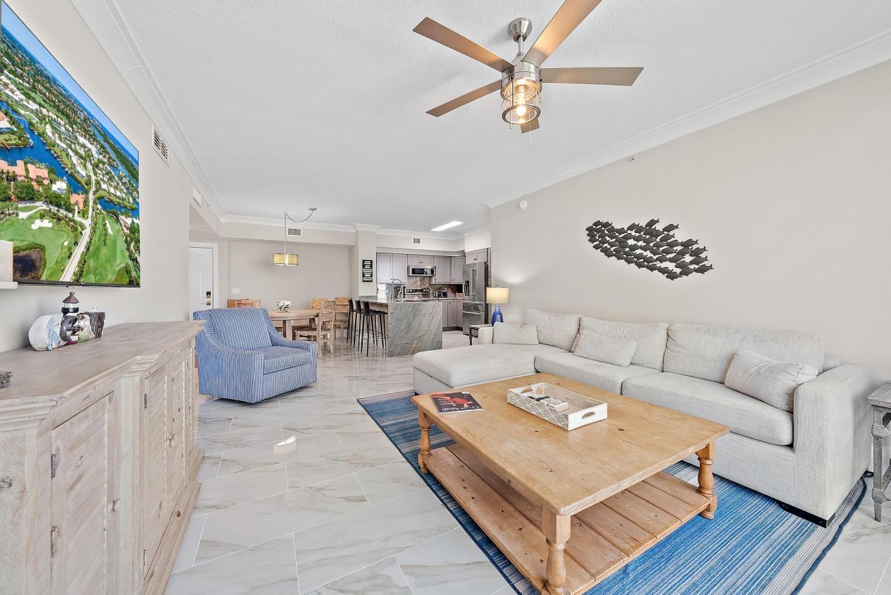 625 Casa Loma Boulevard, Unit 909, Boynton Beach, FL 33435 Photo