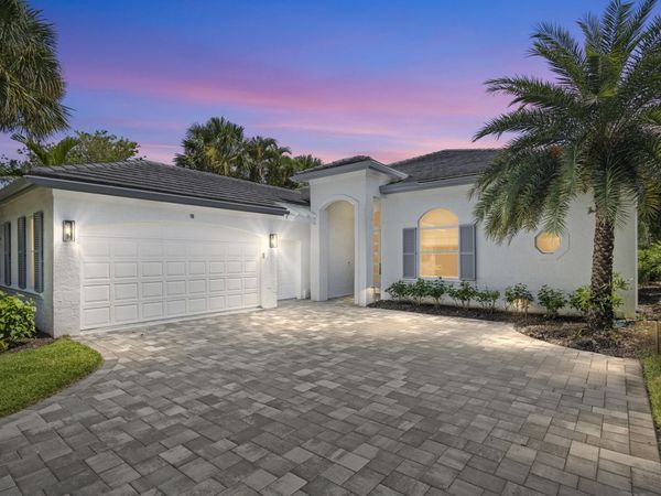 118 N Village Way, Jupiter, FL 33458