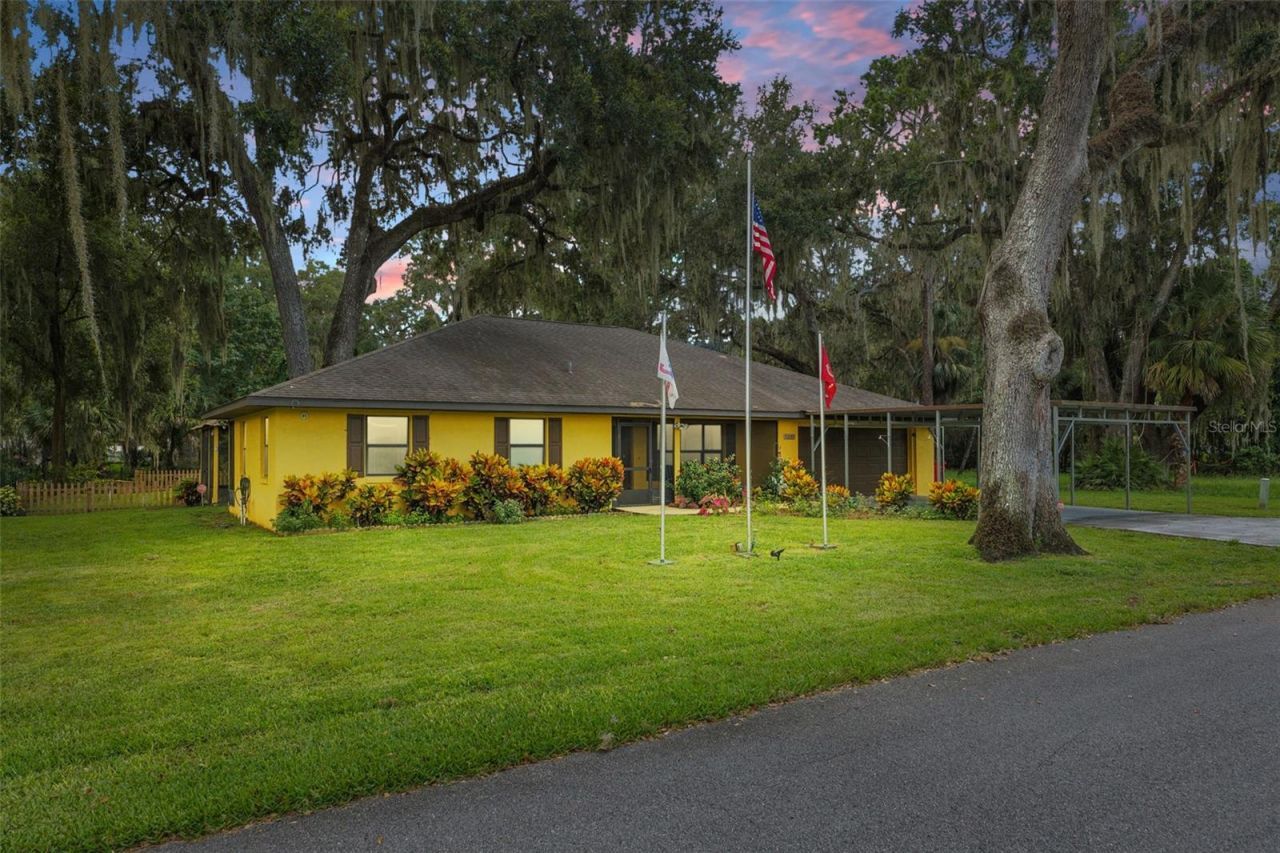 1251 Cr 436, Lake Panasoffkee, FL 33538 Photo