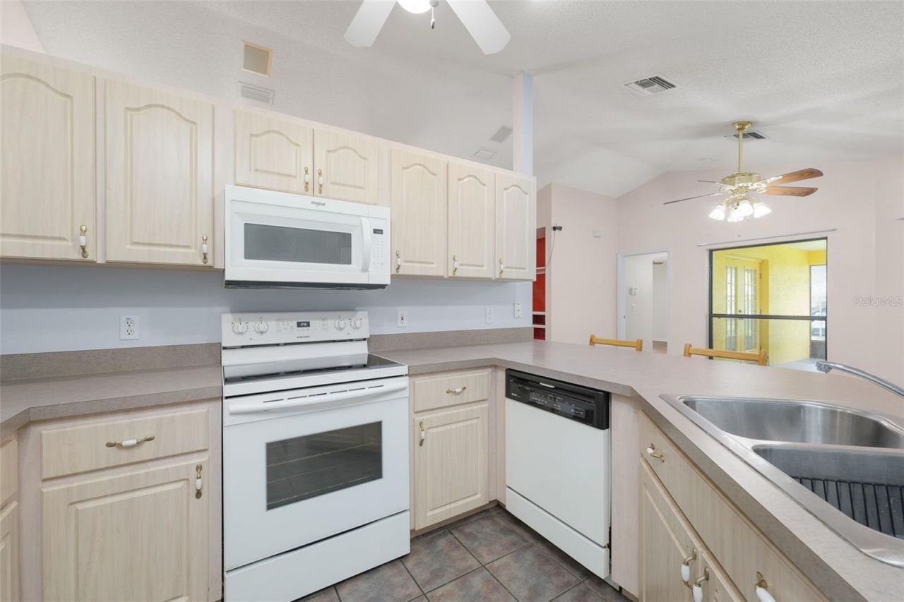 1251 Cr 436, Lake Panasoffkee, FL 33538 Photo