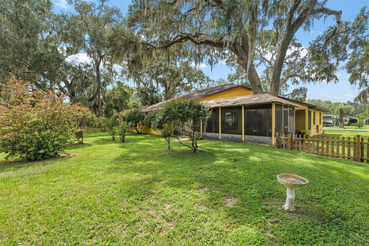 1251 Cr 436, Lake Panasoffkee, FL 33538 Photo