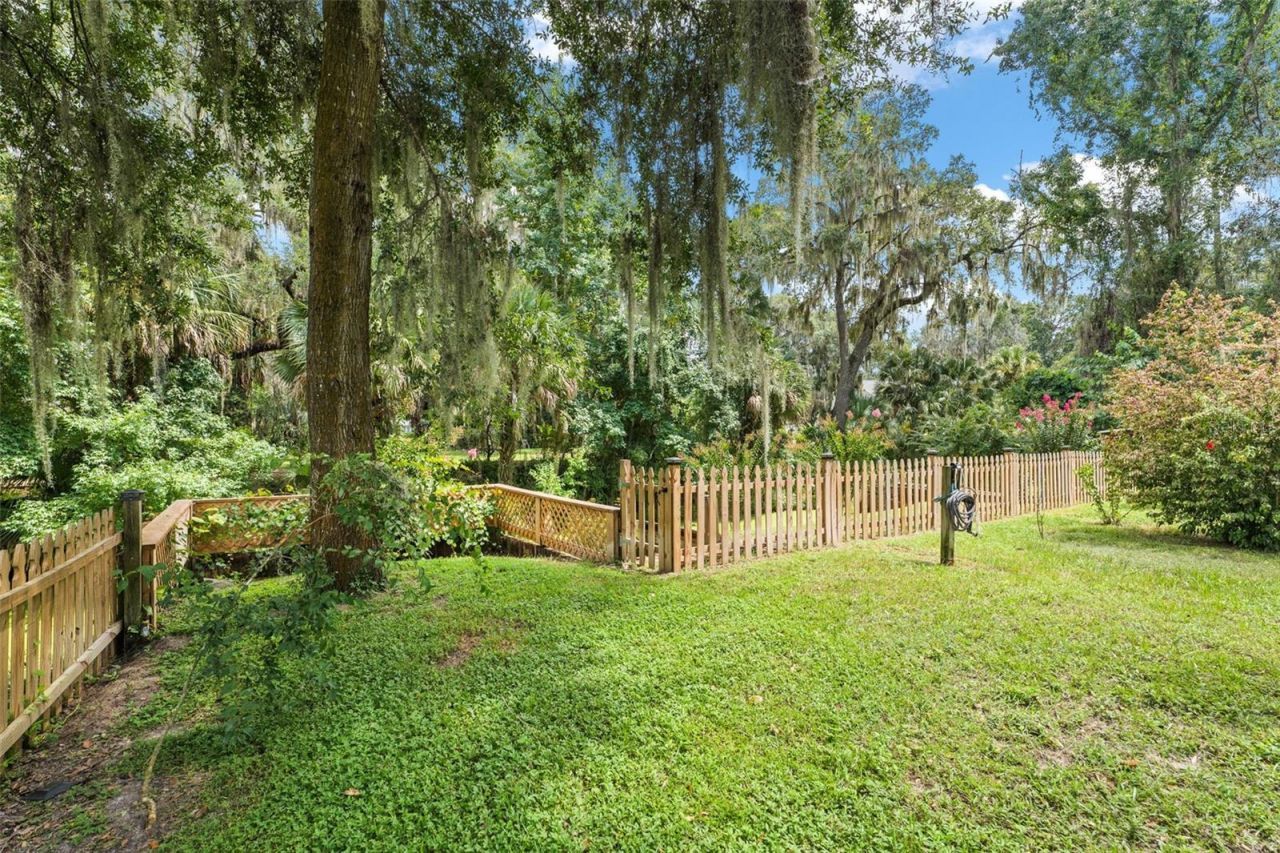 1251 Cr 436, Lake Panasoffkee, FL 33538 Photo