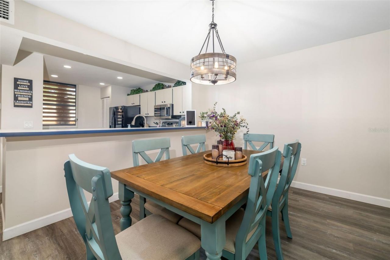 135 Wild Palm Drive, Bradenton, FL 34210 Photo