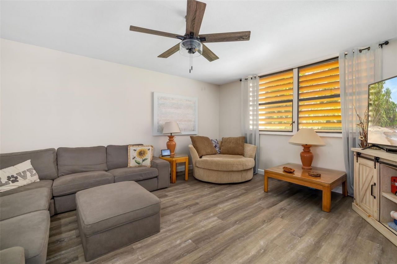 135 Wild Palm Drive, Bradenton, FL 34210 Photo