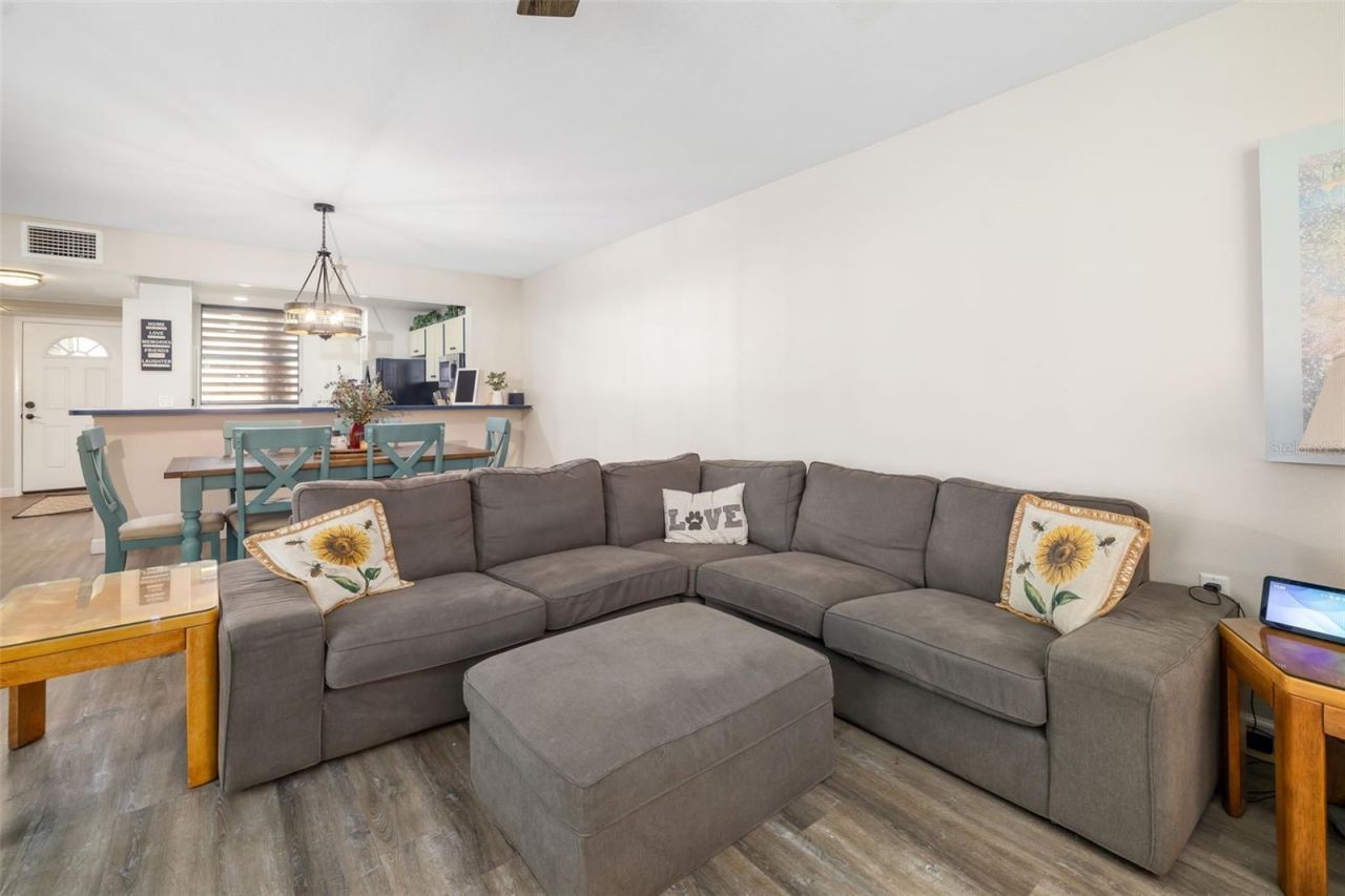 135 Wild Palm Drive, Bradenton, FL 34210 Photo