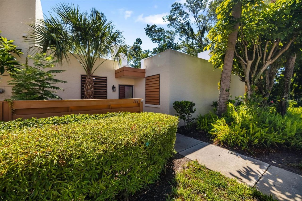 135 Wild Palm Drive, Bradenton, FL 34210 Photo