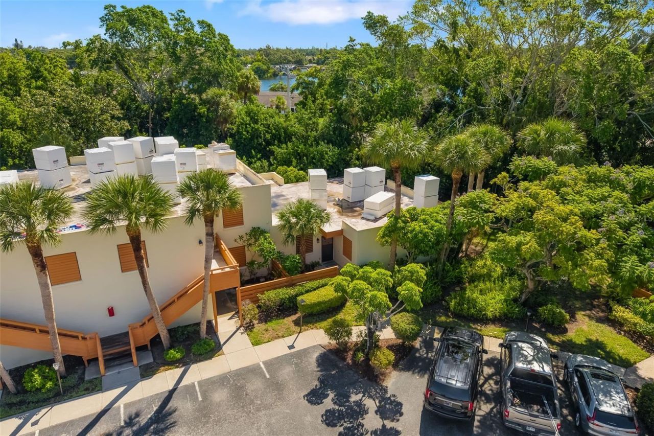 135 Wild Palm Drive, Bradenton, FL 34210 Photo