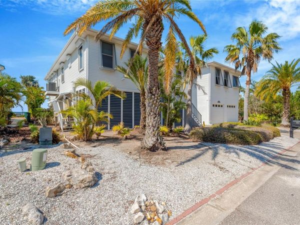 511 SEAVIEW DRIVE, TARPON SPRINGS, FL 34689