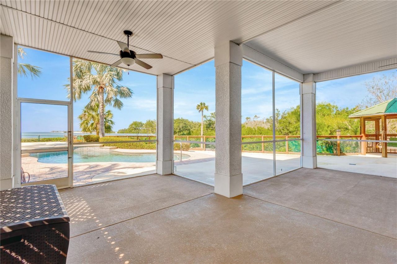 511 Seaview Drive, Tarpon Springs, FL 34689 Photo