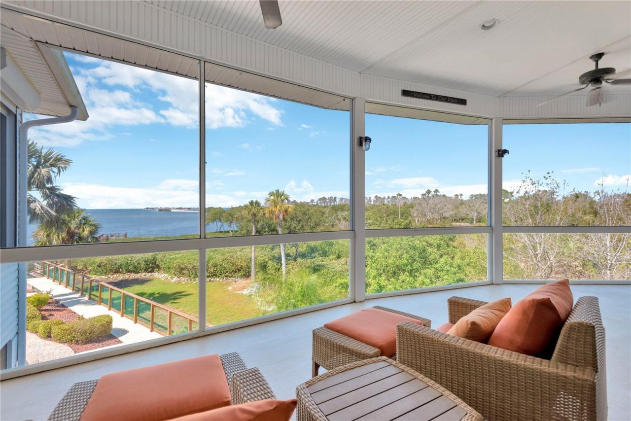 511 Seaview Drive, Tarpon Springs, FL 34689 Photo