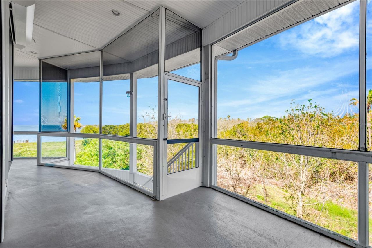 511 Seaview Drive, Tarpon Springs, FL 34689 Photo