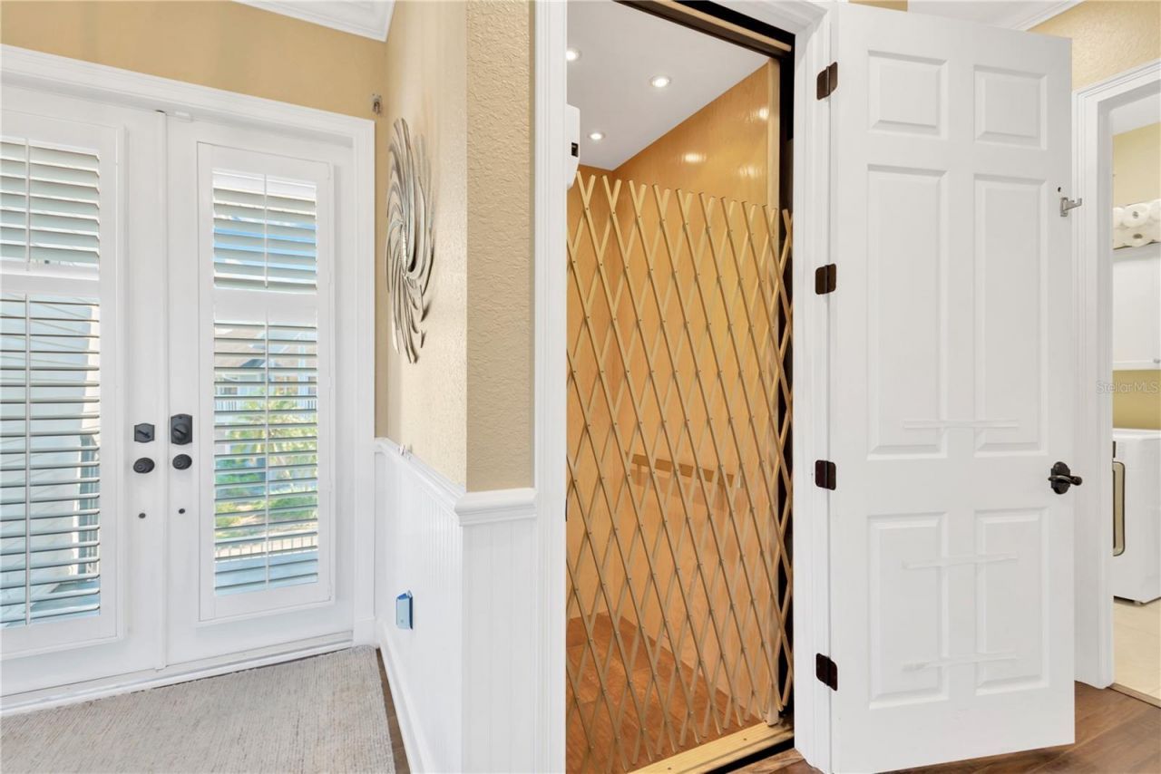 511 Seaview Drive, Tarpon Springs, FL 34689 Photo